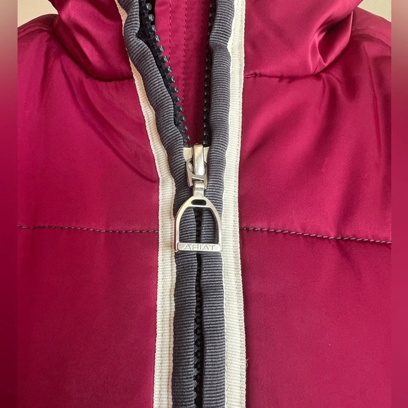 Ariat Women’s Quilted Puffer Vest Wine Deep Pink - Picture 4 of 8